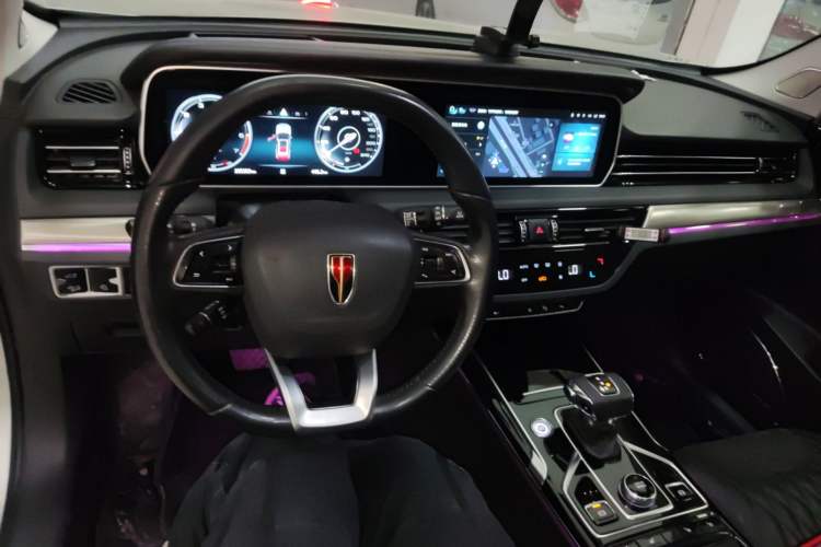 Used Hongqi HS5 2022 Revised Version 2.0T Smart Connect Flagship Edition Center Console