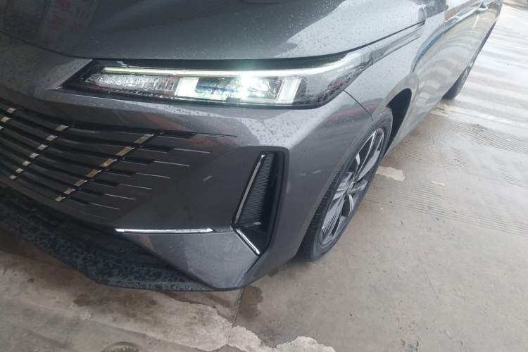 Used CHANGAN Eado 2025 Blue Whale 1.5T 500Bar Prestige Model
