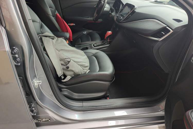 Used Chevrolet Monza 2019 RS 330T Automatic Sporty Edition China VI Standard Right Front Seat