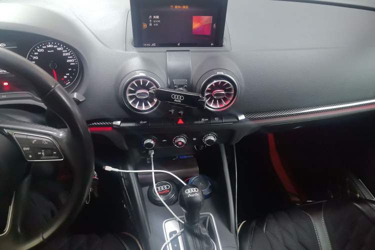 Used Audi A3 2020 Restyled Limousine 35 TFSI Ambition Version China VI Audio And AC Panel