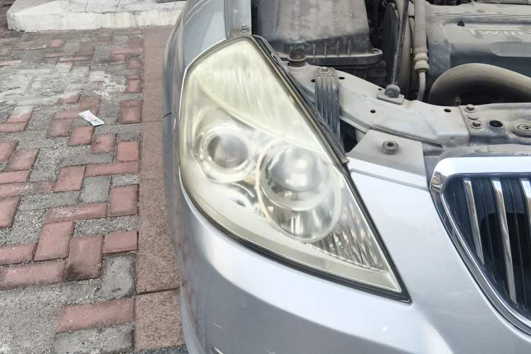 Used Buick Excelle 2011 1.6LX-AT Right Front Headlight