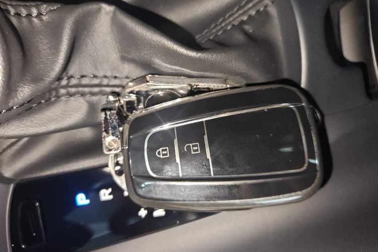 Used Toyota IZOA 2021 2.0L Enjoy Edition Vehicle Key