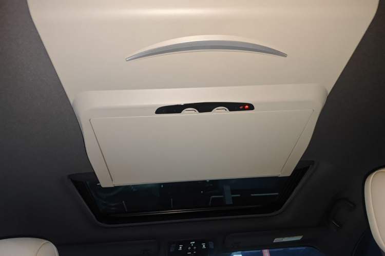 Used Toyota Sienna 2024 2.5L Hybrid Prestige Deluxe Edition