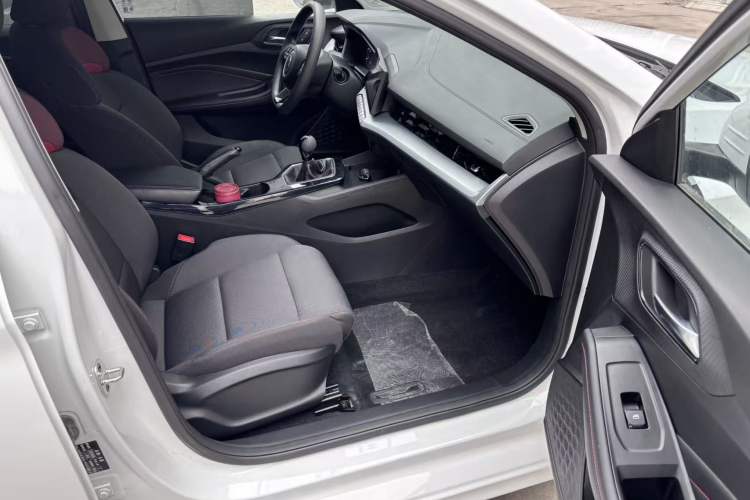 Used MG 5 2023 180 DVVT Manual Fashion Edition