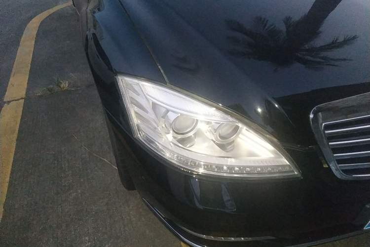 Used Mercedes-Benz S-Class 2010 S 350 L Luxury Model Right Front Headlight