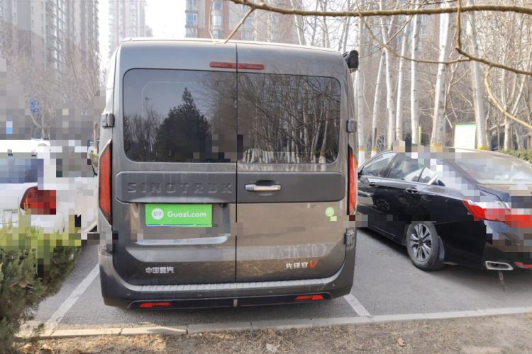 Used Sinotruk Pioneer V 2025 Multi-Function PRO Edition 2.0T Automatic Mid-Roof Mid-Height
