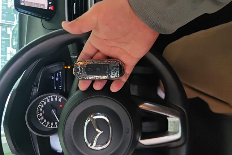 Used Mazda 3 Axela 2017 Sedan 1.5L Automatic Luxury Model Emission Standard China V Interior 1