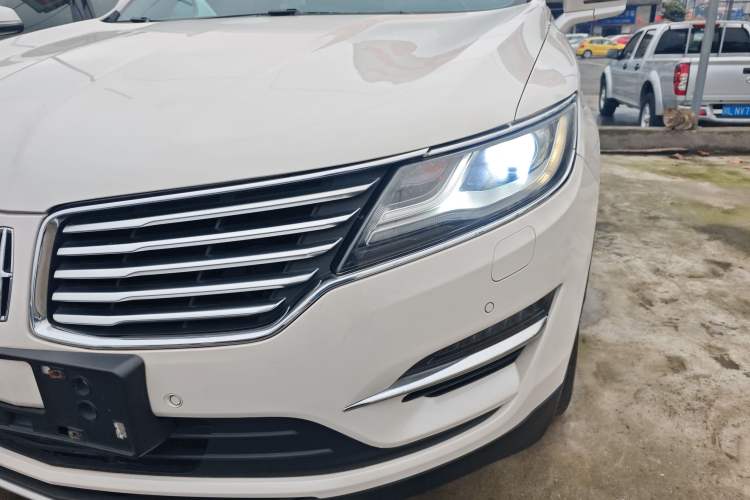 Used Lincoln MKC 2017 2.0T Two-Wheel-Drive Luxury Edition