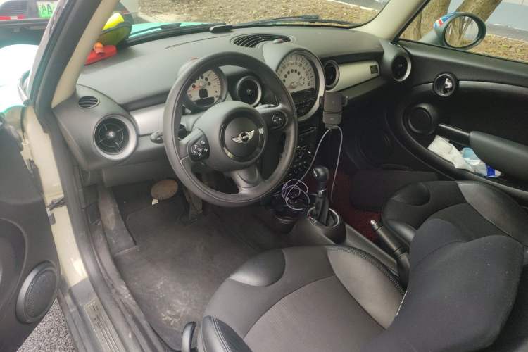 Used MINI 2011 1.6L COOPER Fun
