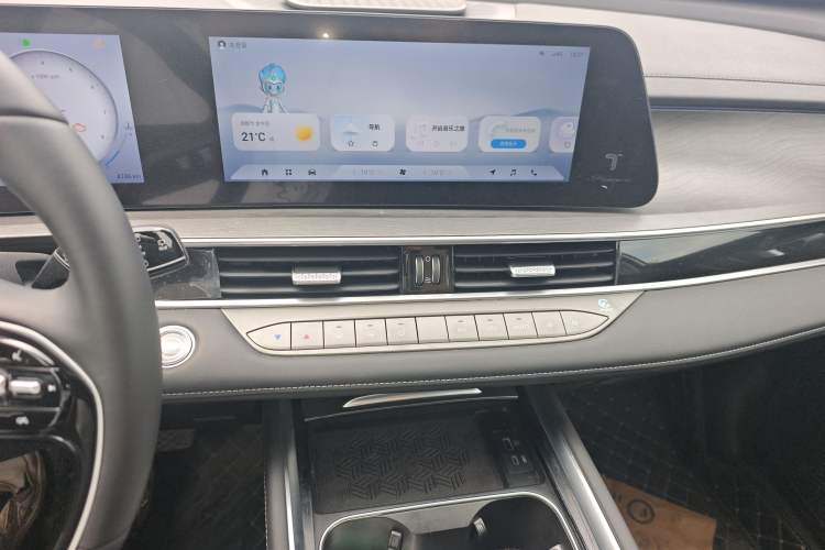 Used Chery Tiggo 8 PRO 2025 290T Two-Wheel-Drive Luxury Edition Audio And AC Panel