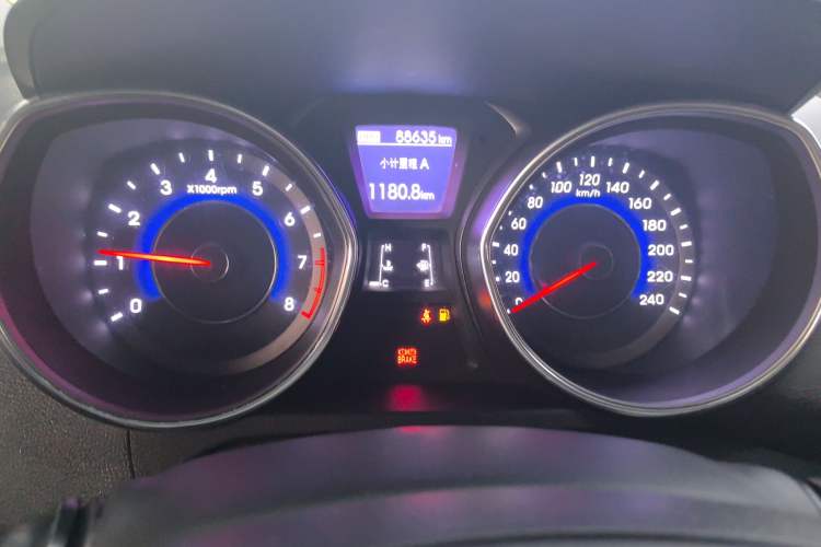 Used Hyundai Elantra (5th Generation / Langdong) 2016 1.6L Manual Luxury Model
