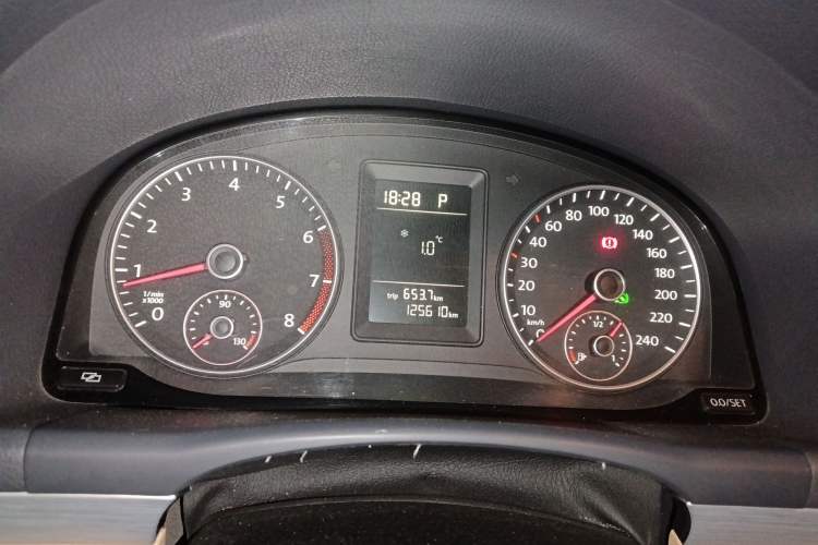 Used Volkswagen Touran 2011 1.4T DSG Zhiya Edition 5 Seats Instrument Cluster