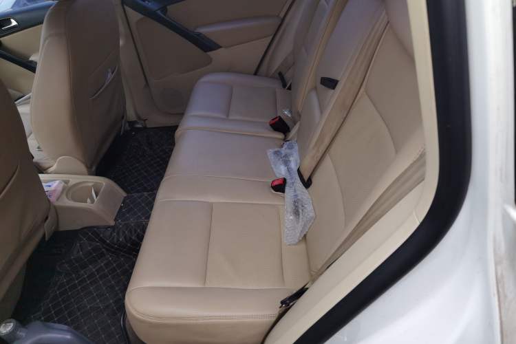 Used Volkswagen Tiguan 2010 1.8 TSI Manual Two-Wheel Drive Urban Edition Left Rear Seat