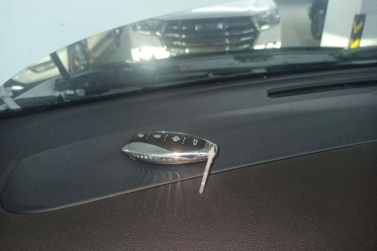 Used Hongqi HS3 2023 1.5T Two-Wheel Drive Shanwei Edition
