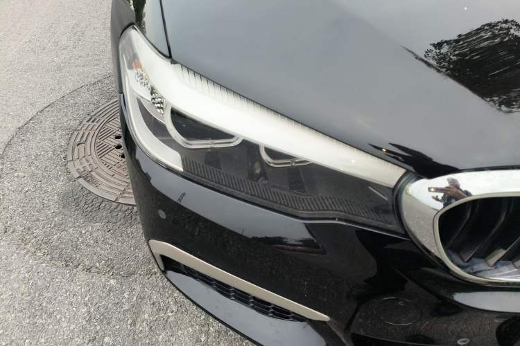 Used BMW 5 Series 2019 530Li Leading Model M Sport Package Right Front Headlight