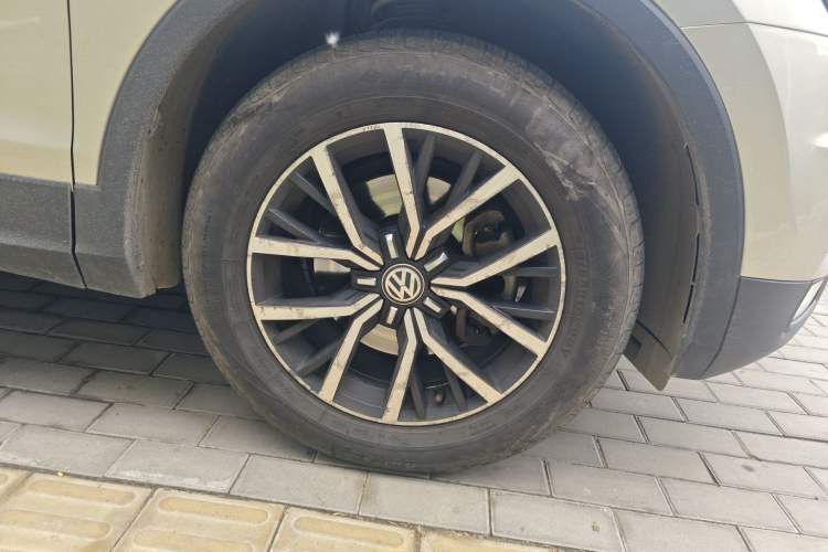 Used Volkswagen Tiguan L 2017 330TSI Automatic Two-Wheel Drive Luxury Edition