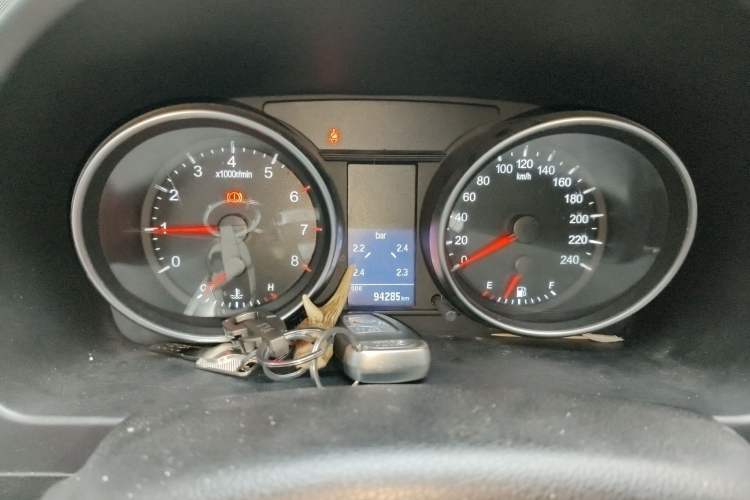 Used Haval H6 2015 Upgraded Model 1.5T Manual Two-Wheel Drive Urban Version Instrument Cluster