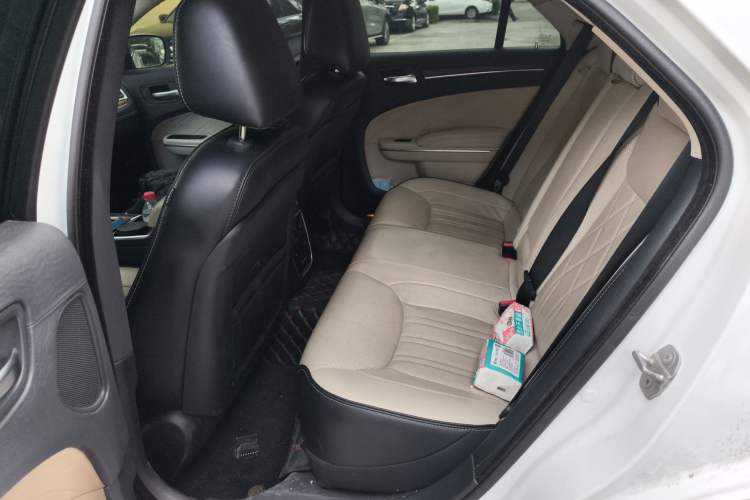 Used Chrysler 300C 2016 3.0L Supreme Edition
