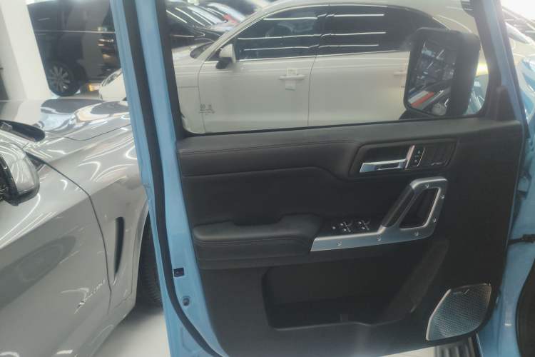Used 212 T01 2025 2.0T Changfeng