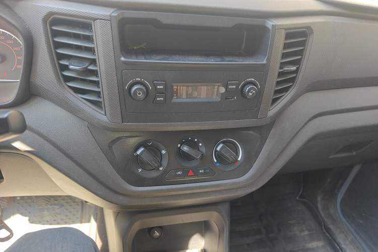 Used Wuling Hongguang V 2022 1.5L Jingqu Version Hydraulic Power Steering LAR
