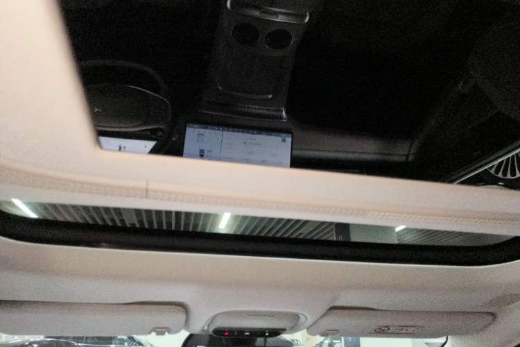 Used XPeng X9 2025 740 Ultra-Long Range Max
