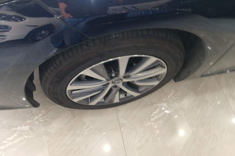 Used Lexus ES 2018 300h Premier Edition China VI Standard
