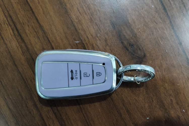 Used Toyota Avalon 2019 Dual-Engine 2.5L Luxury Edition China VI Standard