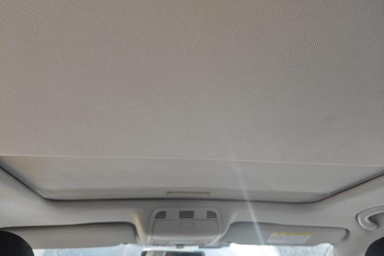 Used Volkswagen Magotan 2015 Facelift 1.8TSI Luxury Model Headliner