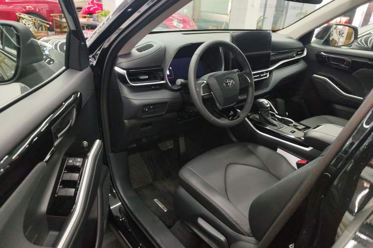 Used Toyota Highlander 2026 Model 2.5L Intelligent Electric Hybrid Dual-Engine Two-Wheel-Drive Elite Edition 7-seater
