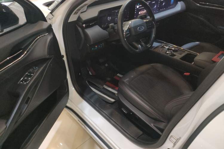 Used Ford Mondeo 2023 EcoBoost 245 Luxury Model Driver Seat