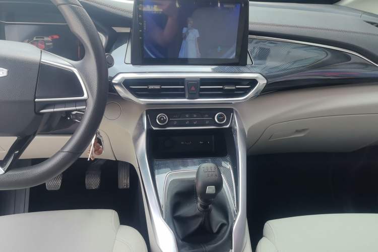 Used SAIC MAXUS G50 2022 1.5T Manual Touring A Audio And AC Panel