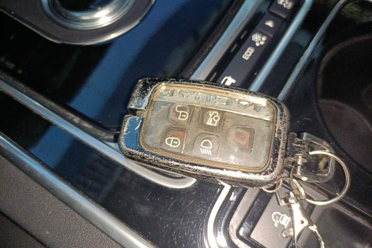 Used Jaguar XE 2017 2.0T 200 PS R-Sport
