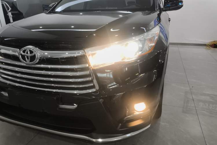 Used Toyota Highlander 2015 2.0T Two-Wheel Drive Luxury Edition 7 Seats Left Front Headlight