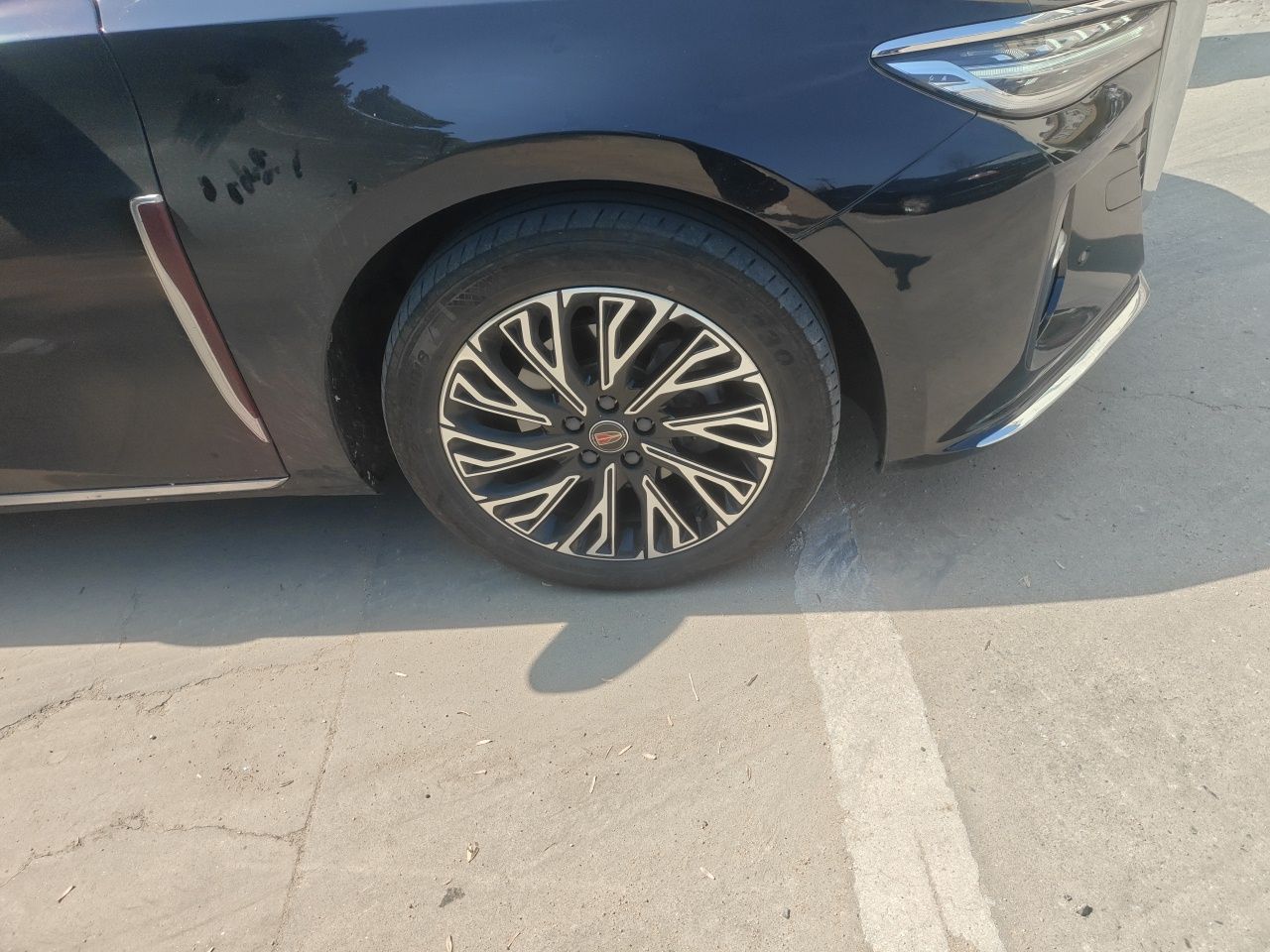 Hongqi H5 2025 2.0T Automatic Flag Edition – 500 000 Units Commemorative Version — снимка 8