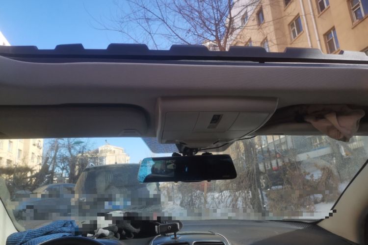 Used Dodge Journey 2013 2.4L Two-Wheel Drive Luxury Version Headliner