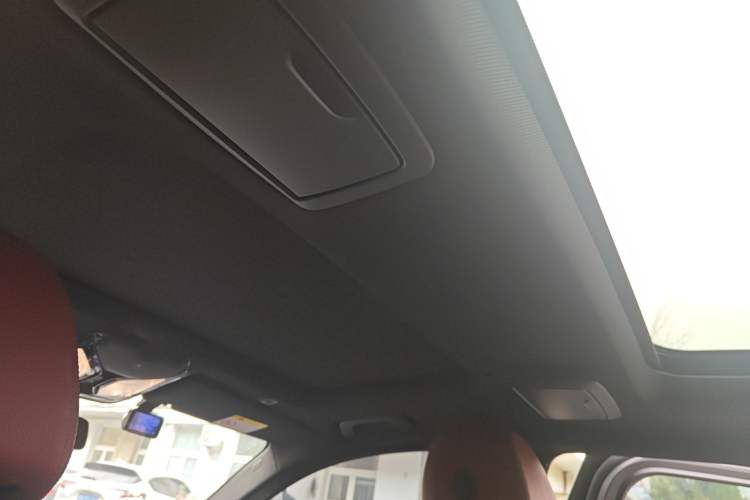 Used BMW 5 Series 2018 Restyled 530Li Luxury Edition M Sport Package Headliner