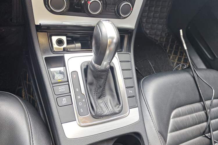 Used Volkswagen Magotan 2016 1.8TSI Smart Comfort Model Gear Lever