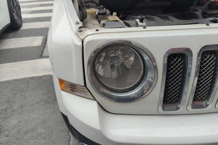 Used Jeep Patriot 2015 2.0L Sport Edition Right Front Headlight