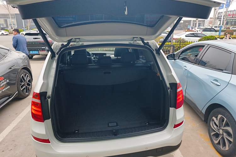 Used BMW X3 2016 sDrive20i Trunk