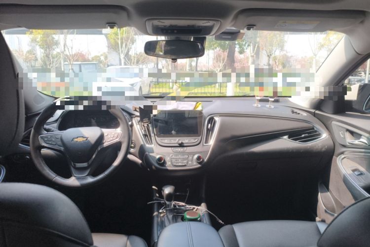 Used Chevrolet Malibu XL 2021 535T Automatic Sport Edition Center Console