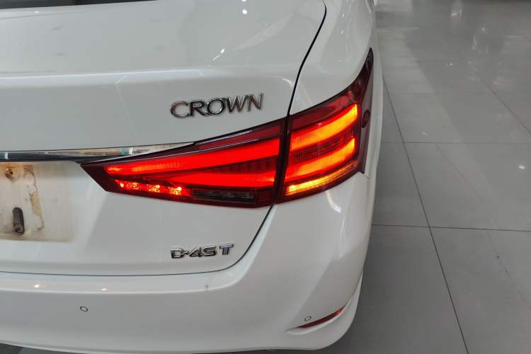 Used Toyota Crown 2018 2.0T Fashion Edition
