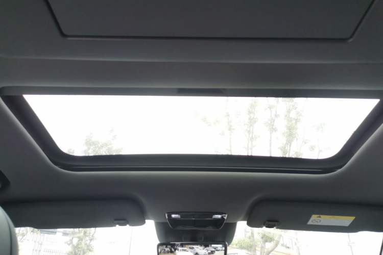 Used Dongfeng eπ eπ008 2024 210Max Range-Extended Version 6 Seats