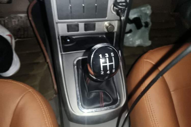 Used Geely Auto Classic Emgrand 2013 Sedan 1.5L Manual Entry-Level Model
