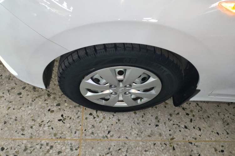 Used Hyundai Verna (older generation) 2020 1.4L Manual GL Refreshed Edition Left Front Wheel Hub