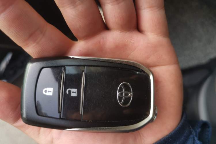 Used Toyota Highlander 2018 2.0T Four-Wheel Drive Luxury Version 7 Seats China VI Standard
