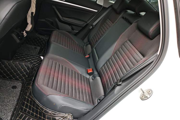 Used Volkswagen Lavida 2024 300TSI DSG Starry Sky Deluxe Edition Left Rear Seat