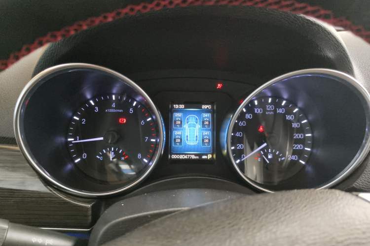 Used Haval H9 2015 2.0T Four-Wheel Drive Luxury 7-Seater Instrument Cluster