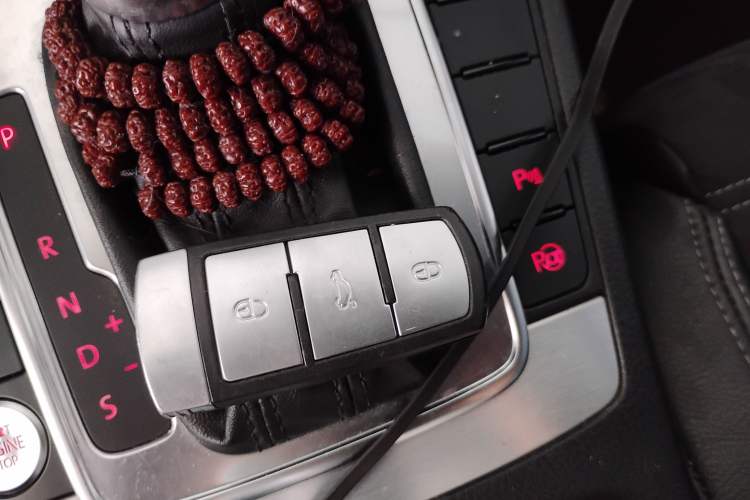 Used Volkswagen FAW-Volkswagen CC 2015 2.0 TSI Luxury Model Vehicle Key