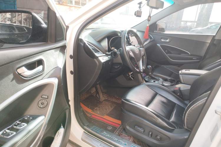 Used Hyundai Santa Fe 2017 2.0T Automatic All-Wheel Drive Smart 7-Seater