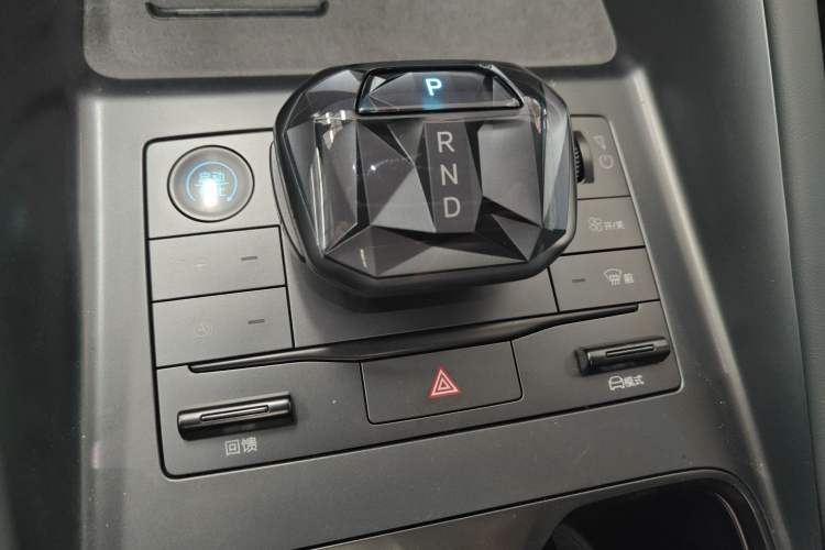 Used BYD Song L EV 2025 Intelligent Driving Version 662 km LiDAR Excellence Edition Gear Lever